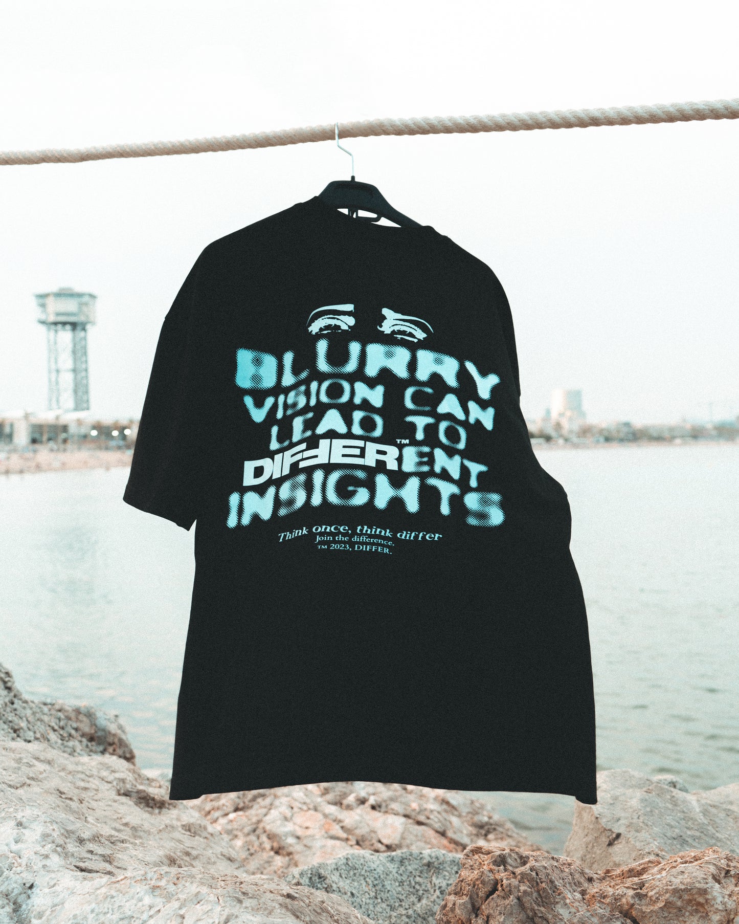 BLURRY VISION TEE